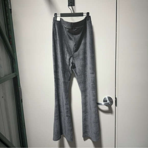 Aerie Womens Groove On Pants Velour Flared Leg High Waisted Ribbed Gray L NEW - Picture 5 of 5